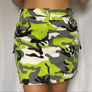 NWT Rue21 Lime Green Camo Skirt With Side Pockets